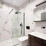 Daire Rhodes Center Luxury #1 *