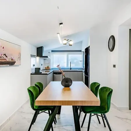 Rhodes Center Luxury #1 Apartment *